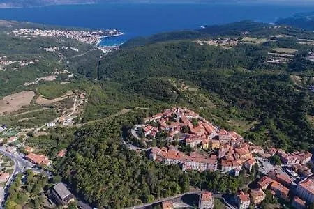 Quiet Getaway Апартаменты *